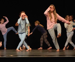 20 Springsteps 2023 FAC Kids Company 2 Tanz: Auf dem Dachboden