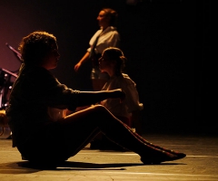 08-aus-den-fugen2014