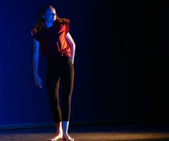 12 ARTEFAKTE 12 - Junior Company FAC - Tanz: rot