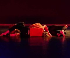 17 ARTEFAKTE 12 - Junior Company FAC - Tanz: rot