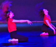 19 ARTEFAKTE 12 - Junior Company FAC - Tanz: rot